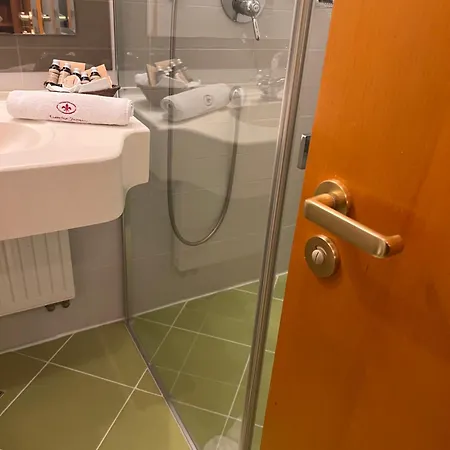 Hotel Jasmine Hotel